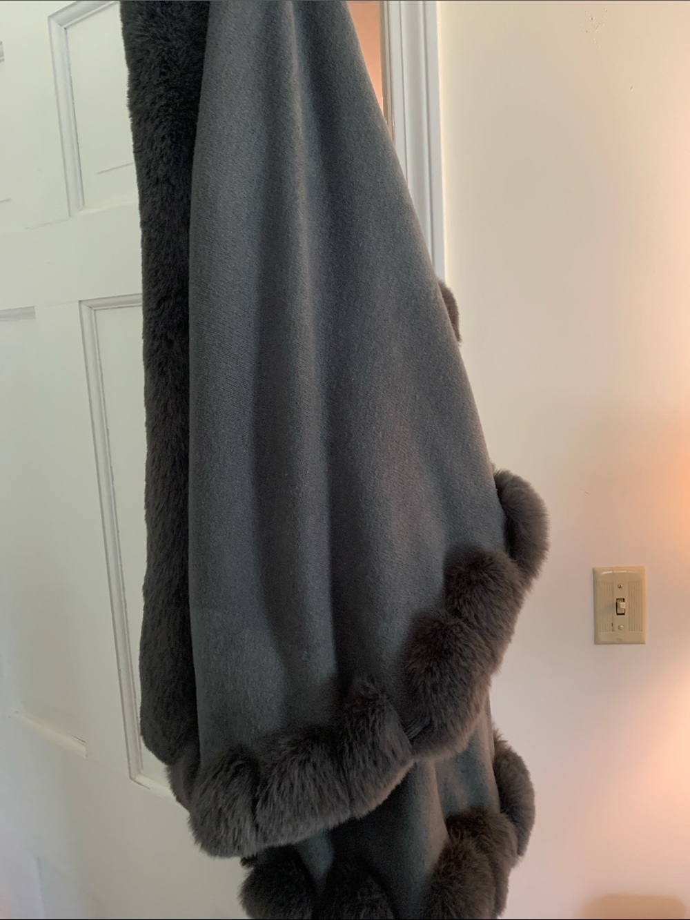 Cozy Dark Gray Faux Fur Trim Shawl